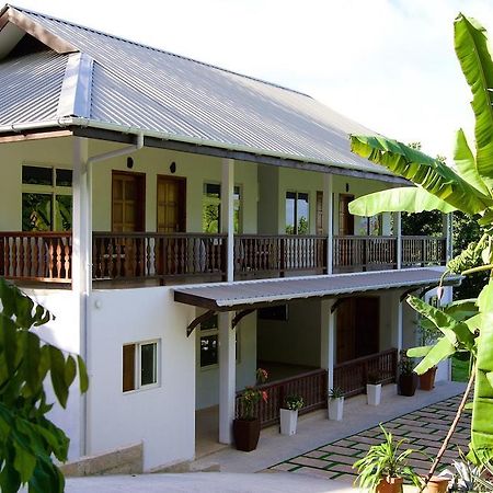 Cote Jardin - Chalets Cote Mer Baie Sainte Anne Bagian luar foto