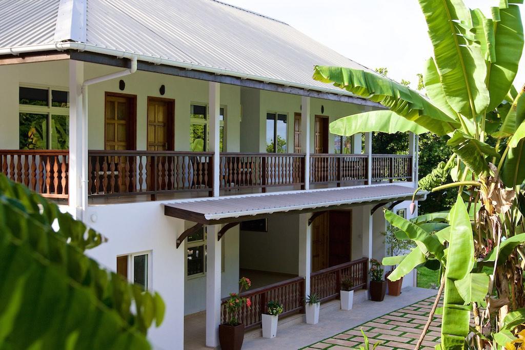 Cote Jardin - Chalets Cote Mer Baie Sainte Anne Bagian luar foto